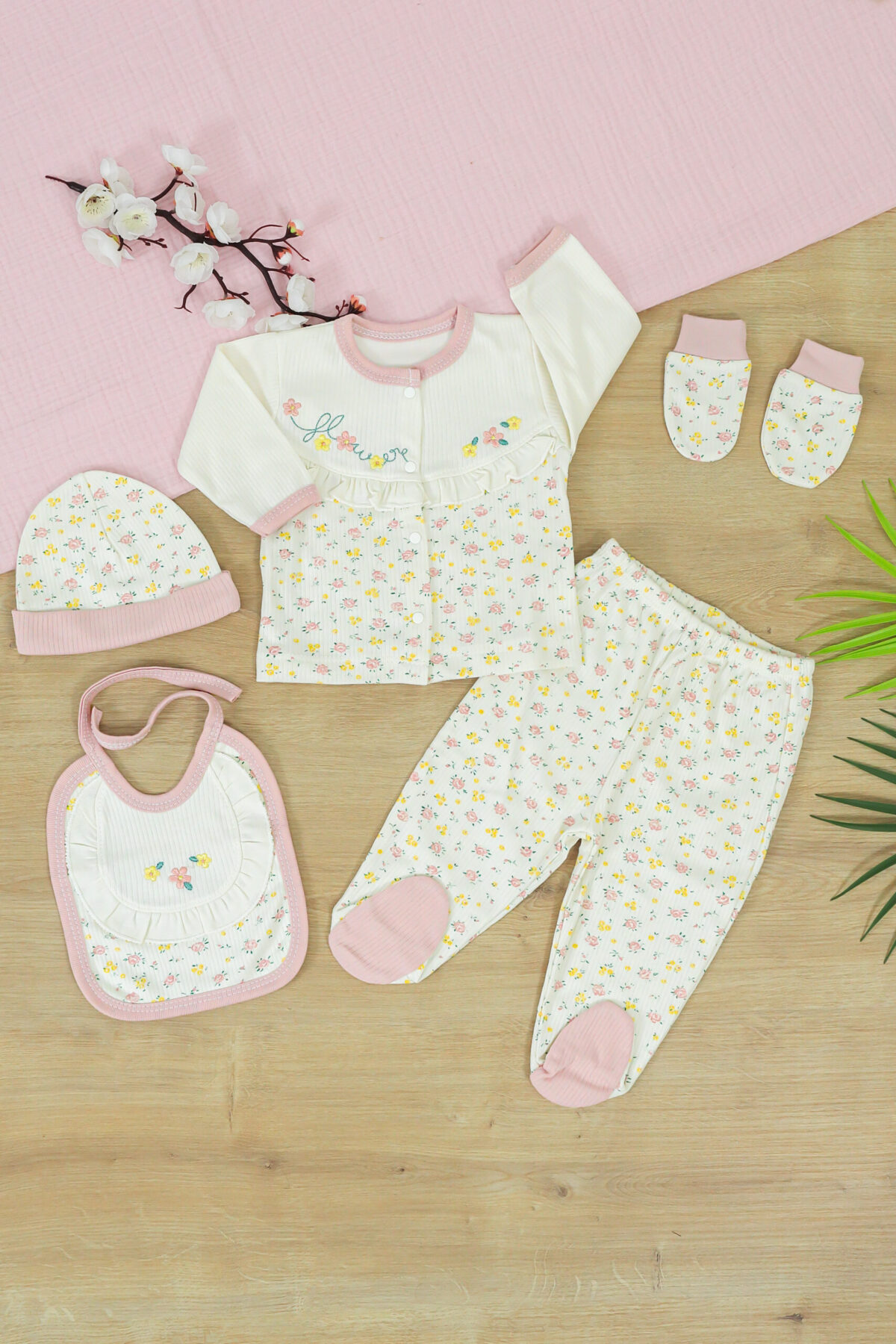 Kız Bebek Natural Pamuk Kumaş 5 Li işlemeli Lüks Hastane Çıkışı Seti STL6792