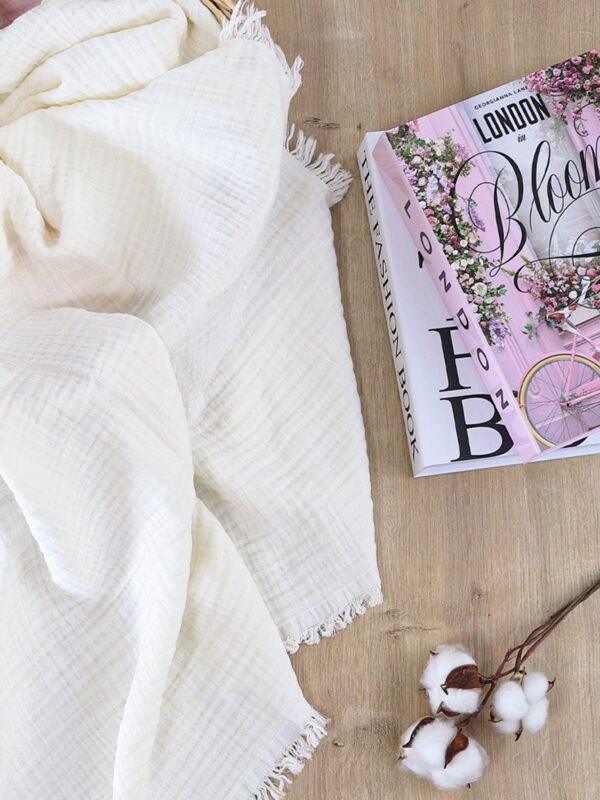 Alternative view of Kız Erkek Bebek Krem 4 Katlı Püsküllü Müslin  Kundak Battaniye 110 cm STL6956