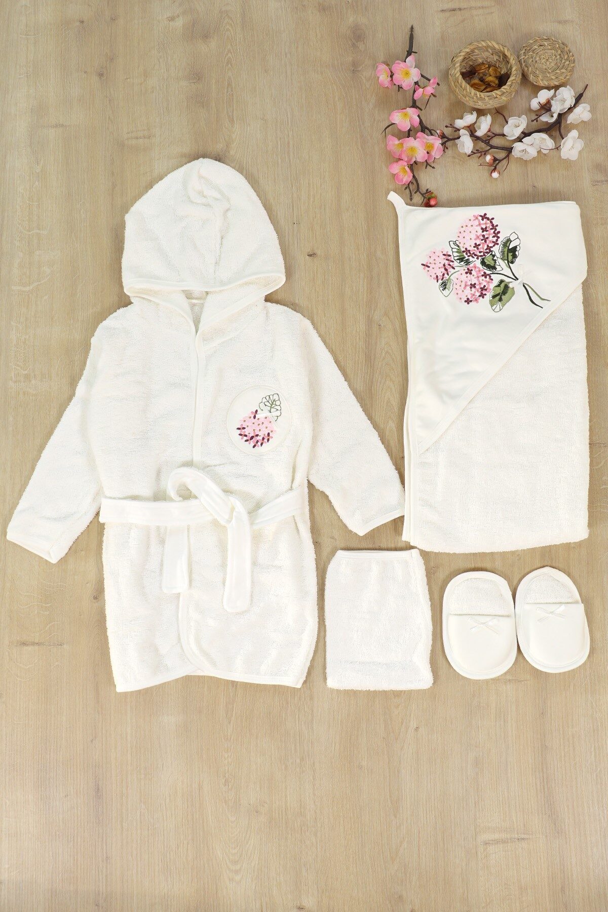 Kız Erkek Bebek Beyaz Unisex Lüks Bornoz Takımı Havlu Seti % 100 Pamuk Kumaş 0- 2 Yaş STL7127