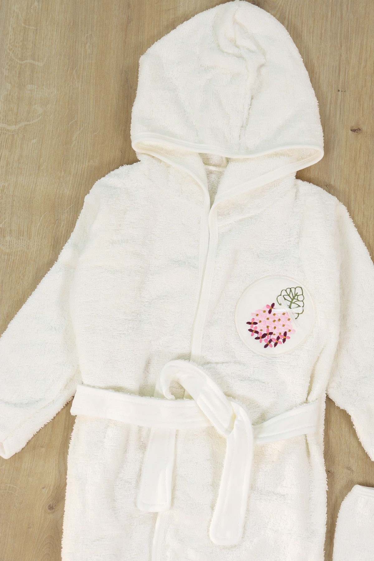 Kız Erkek Bebek Beyaz Unisex Lüks Bornoz Takımı Havlu Seti % 100 Pamuk Kumaş 0- 2 Yaş STL7127 - Görsel 2